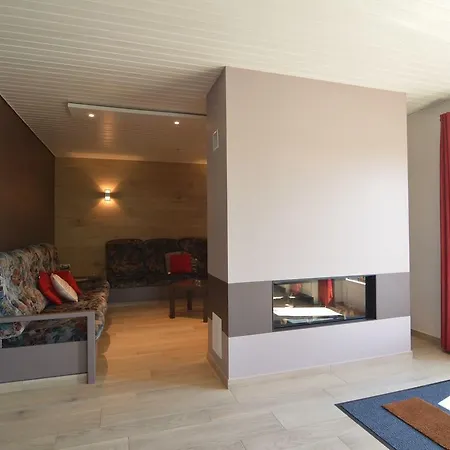 Дом отдыха Charming House With Sauna And Many Other Amenities Мальмеди